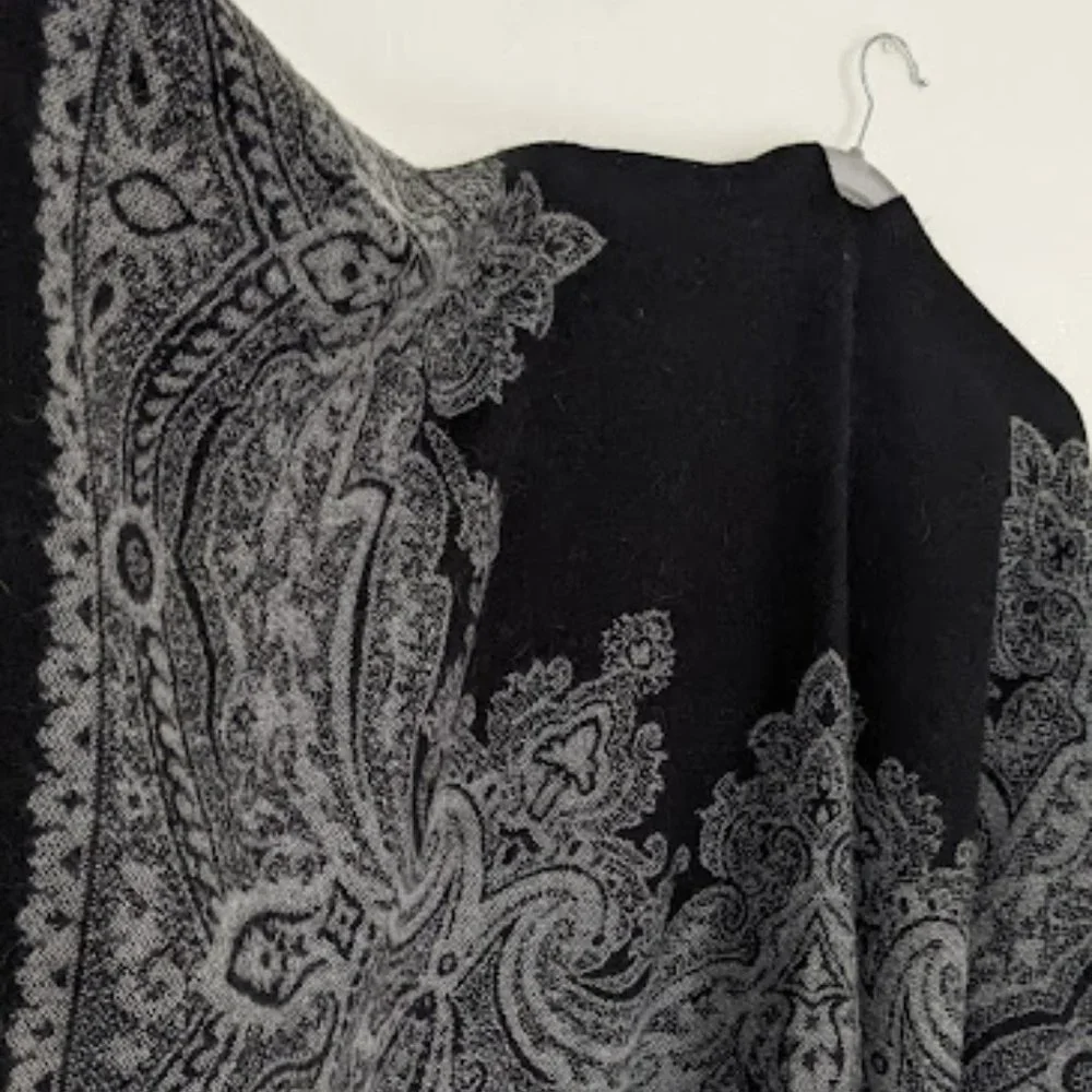 Patterned Shawl - Picture 2 of 2